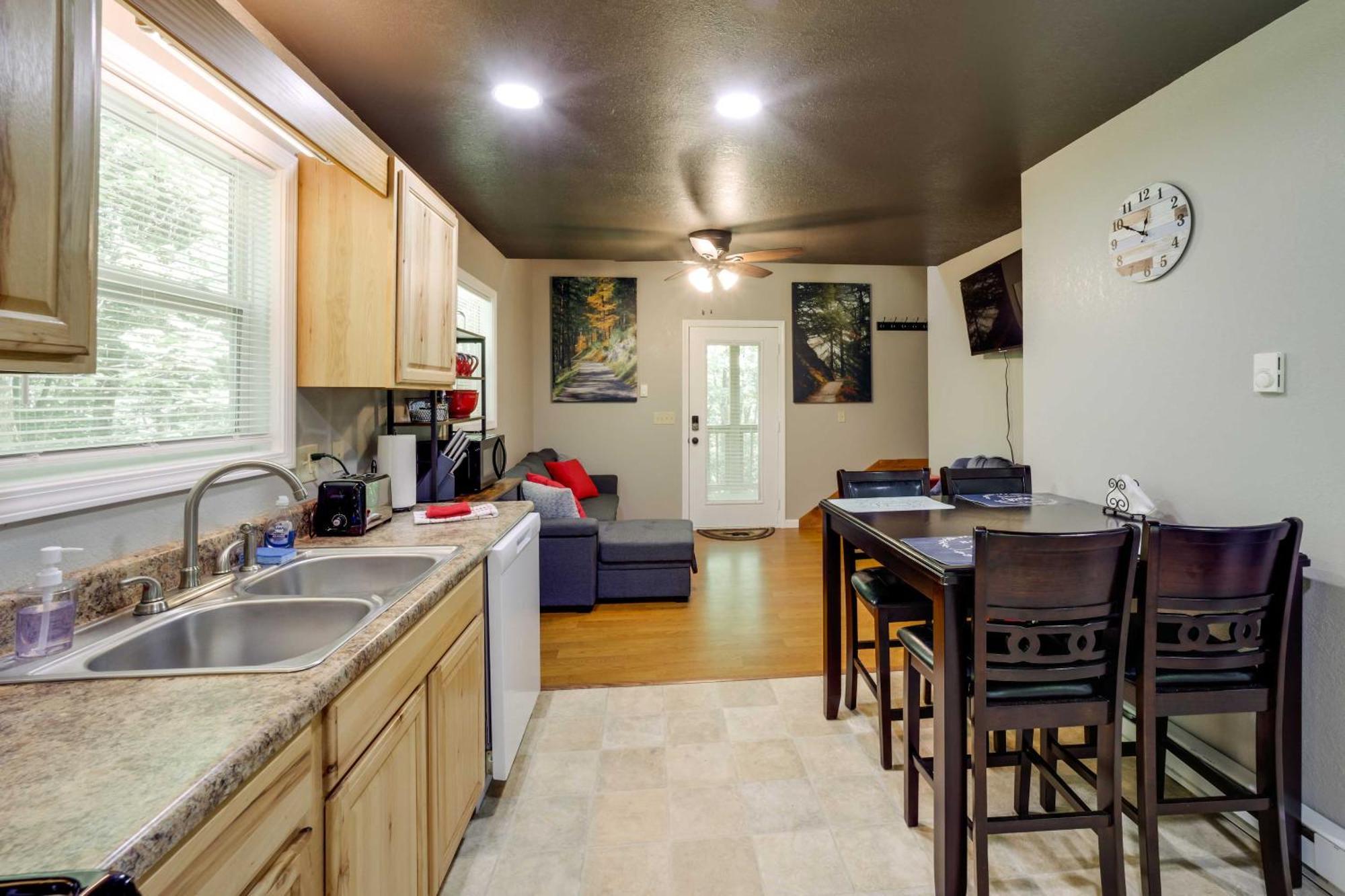 Cozy Whittier Cabin And Yard And Hot Tub, Pets Welcome מראה חיצוני תמונה
